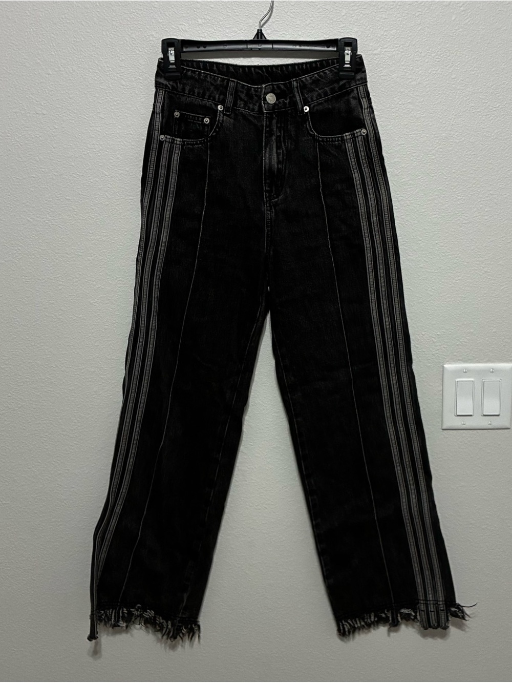 Chuu Black Straight-Leg Jeans with Contrast Side Stripes Women’s 25 Grunge
